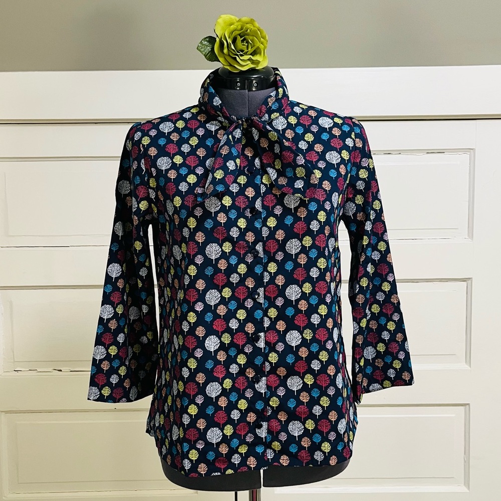 ModCloth Circus 🌳 tree blouse with bow collar size UK10 (same as US6)